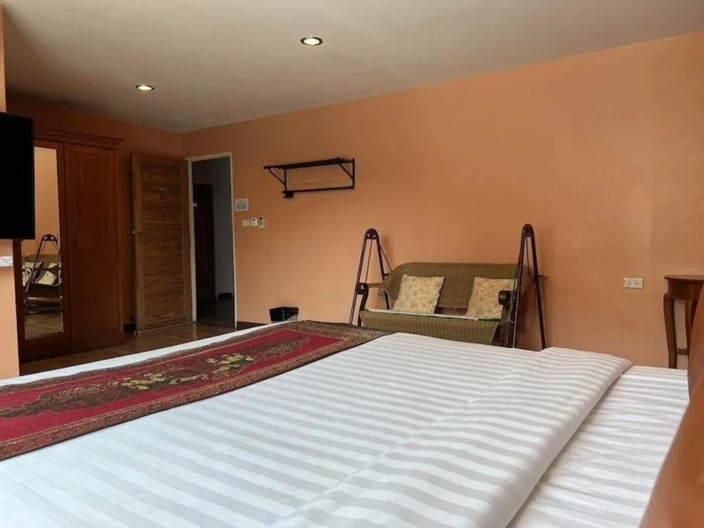 Bed in Phaphoom Boutique Residence