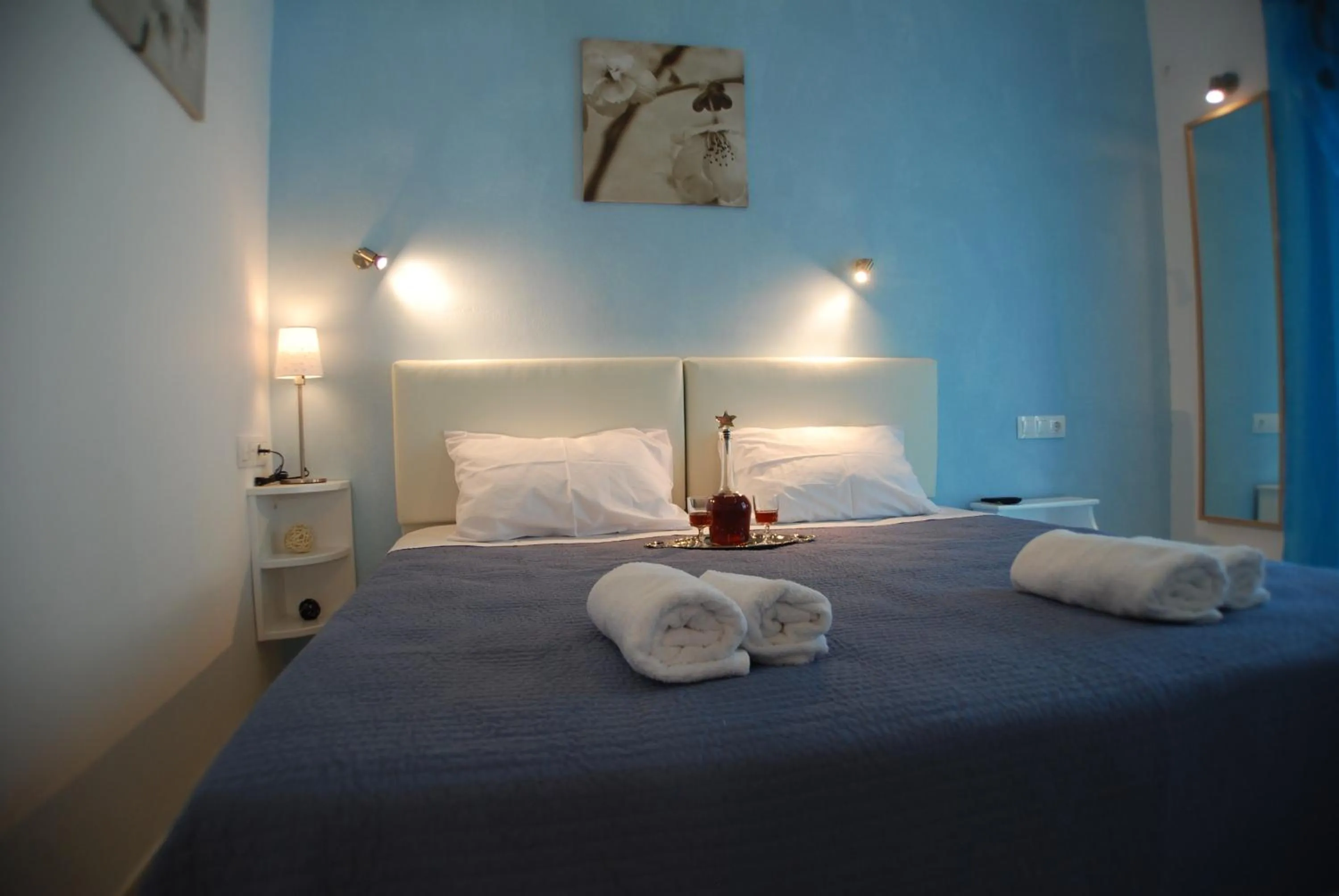 Bed in Aretousa Villas