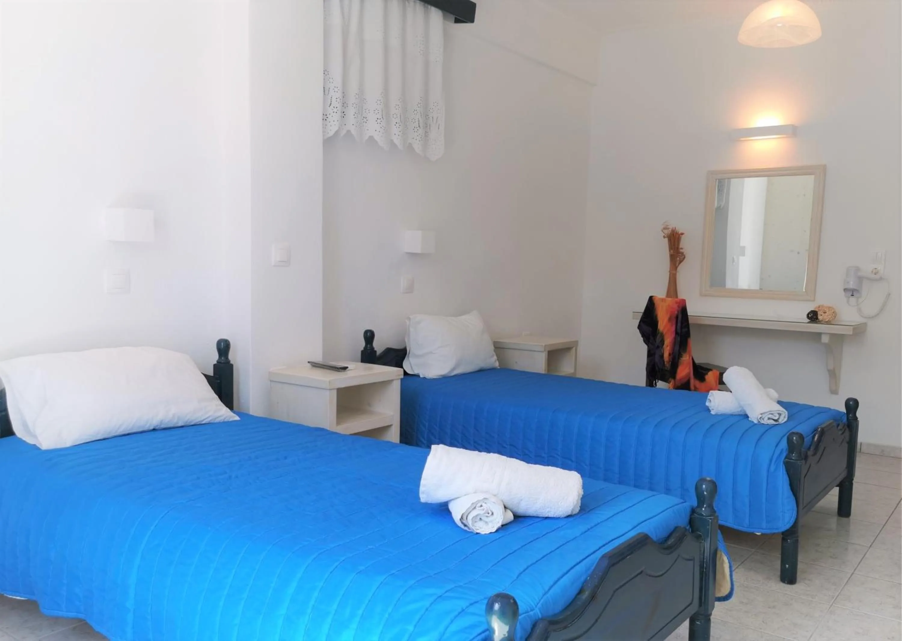 Photo of the whole room, Bed in Aretousa Villas