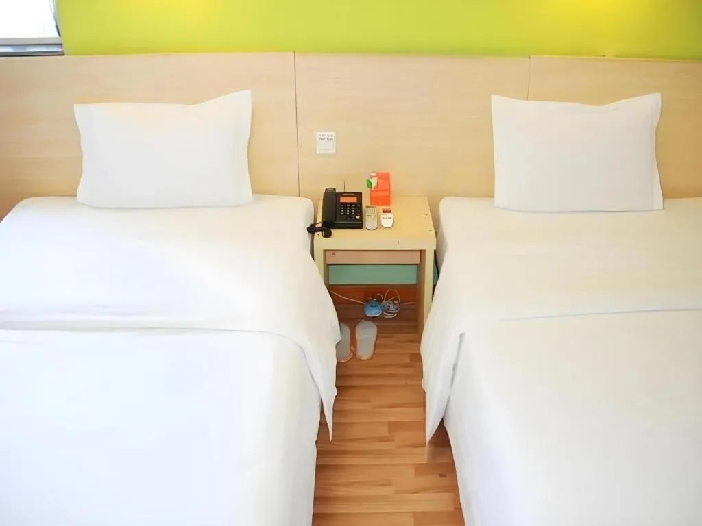 Bed in 7 Days Inn Changsha Pedestrian Street Nanmenkou Metro Station