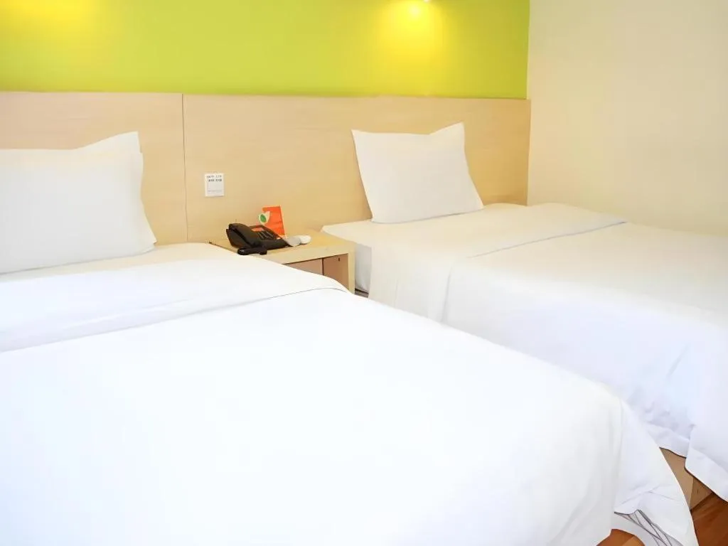 Bed in 7 Days Inn Changsha Pedestrian Street Nanmenkou Metro Station