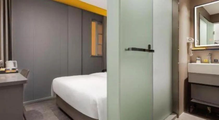 Bed in 7 Days Inn Changsha Pedestrian Street Nanmenkou Metro Station