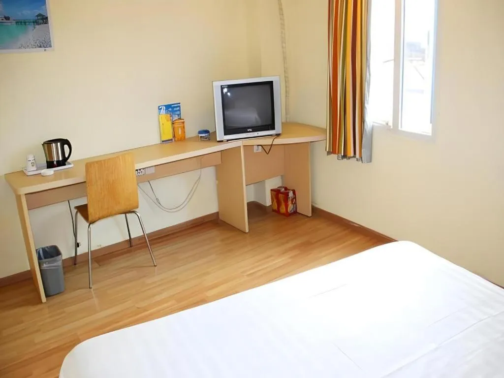 Bed in 7 Days Inn Changsha Pedestrian Street Nanmenkou Metro Station