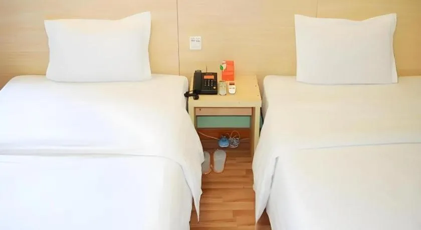 Bed in 7 Days Inn Changsha Pedestrian Street Nanmenkou Metro Station