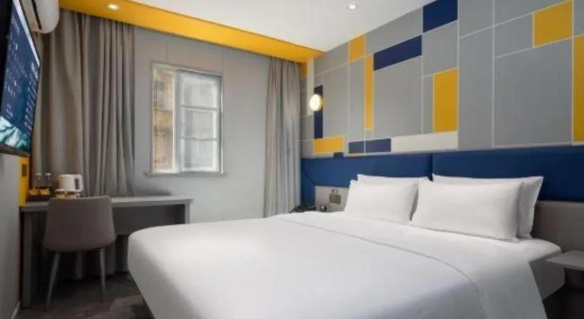 Bed in 7 Days Inn Changsha Pedestrian Street Nanmenkou Metro Station