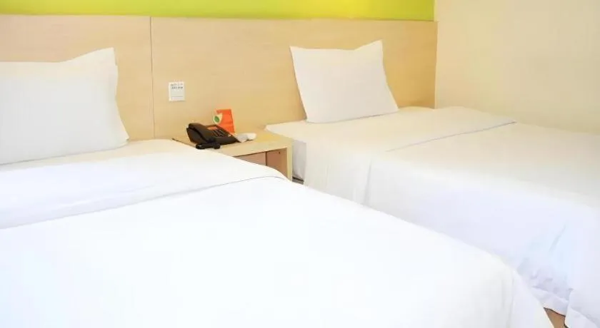 Bed in 7 Days Inn Changsha Pedestrian Street Nanmenkou Metro Station