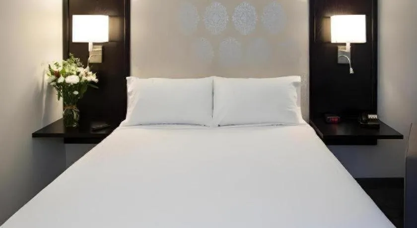 Bed in Park Pointe Hotel