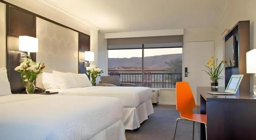 Bed in Park Pointe Hotel