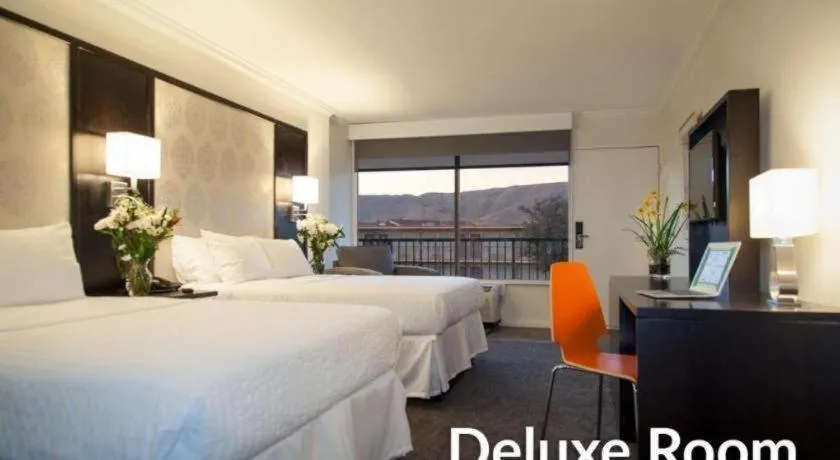 Bed in Park Pointe Hotel