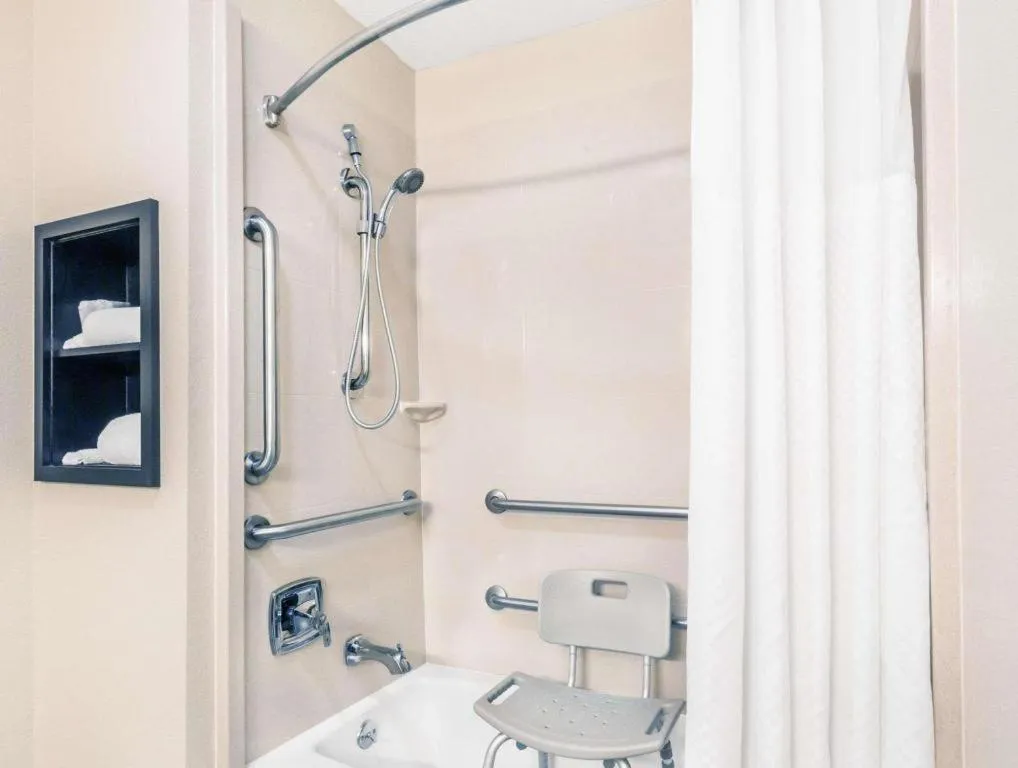 Days Inn by Wyndham Rayville