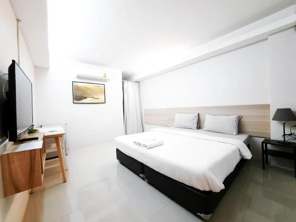 Bed in Your Place Hotel