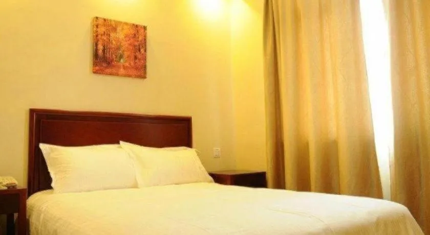Bed in GreenTree Inn Chaoyang Shuangta District Bus Station
