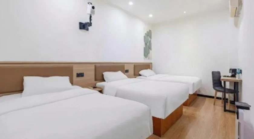 Bed in GreenTree Inn Chaoyang Shuangta District Bus Station