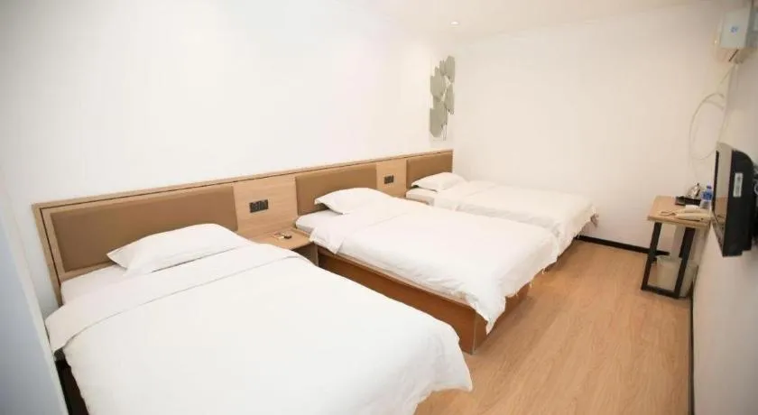 Bed in GreenTree Inn Chaoyang Shuangta District Bus Station