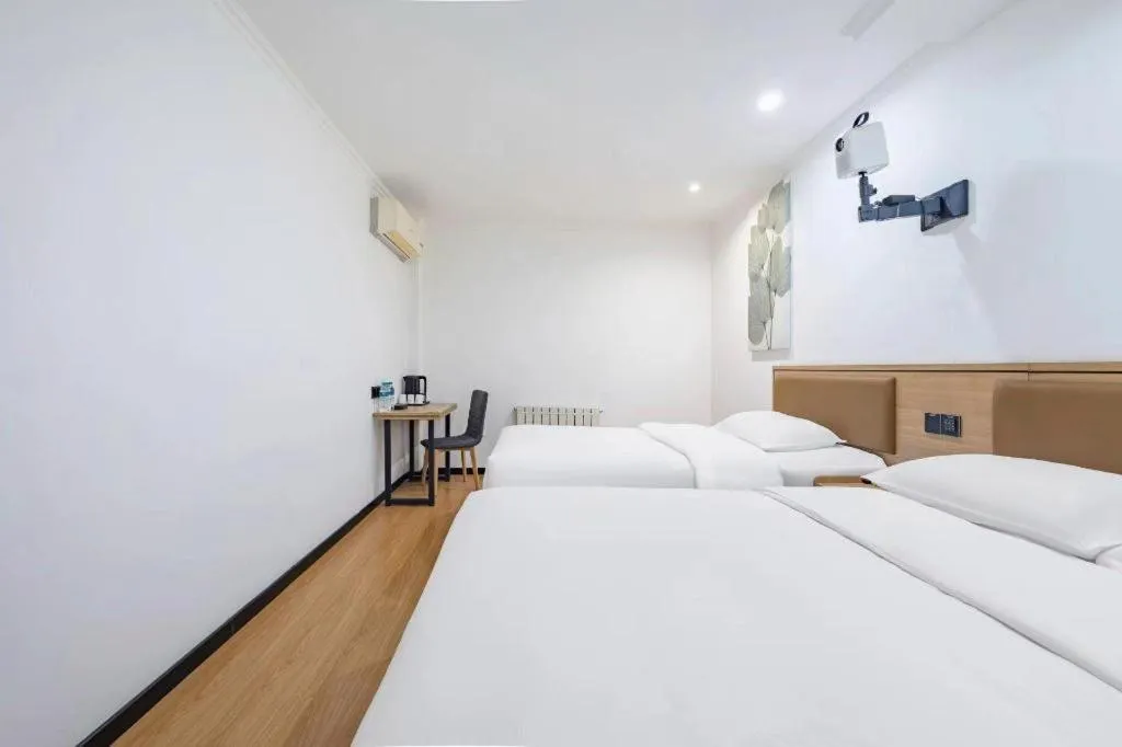 Bed in GreenTree Inn Chaoyang Shuangta District Bus Station