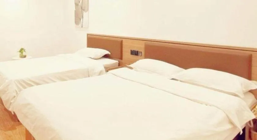 Bed in GreenTree Inn Chaoyang Shuangta District Bus Station