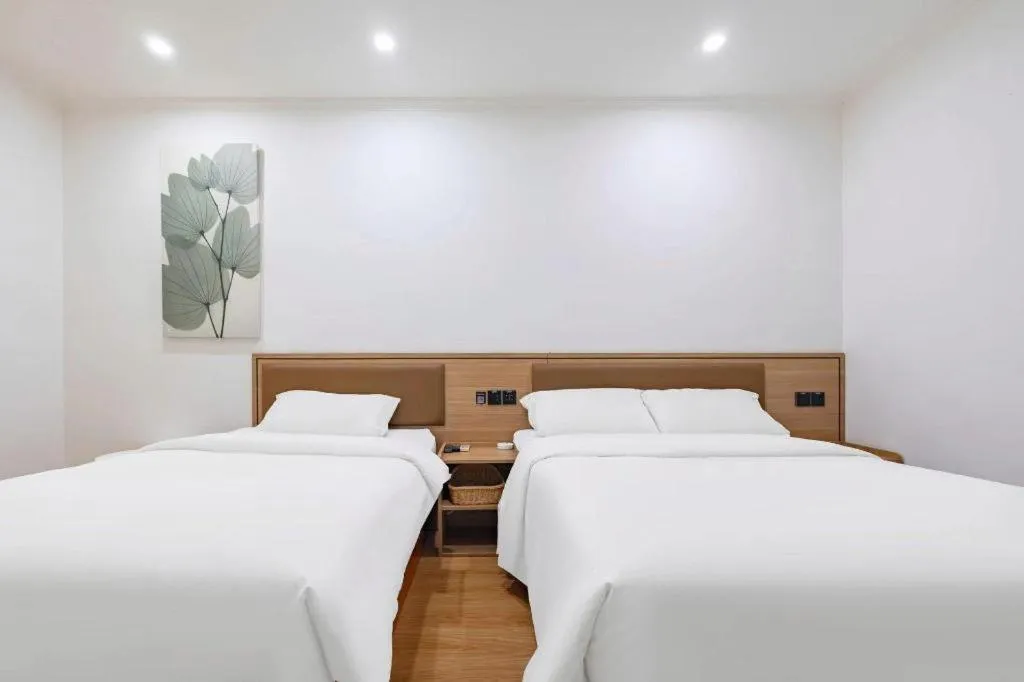 Bed in GreenTree Inn Chaoyang Shuangta District Bus Station