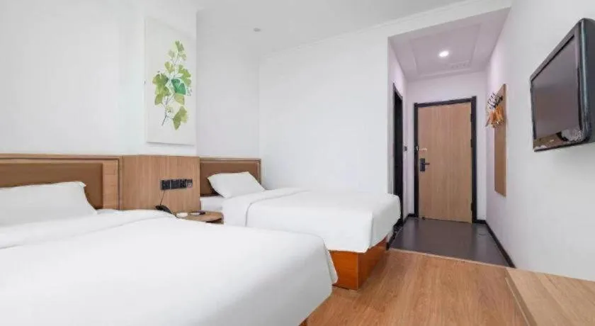 Bed in GreenTree Inn Chaoyang Shuangta District Bus Station