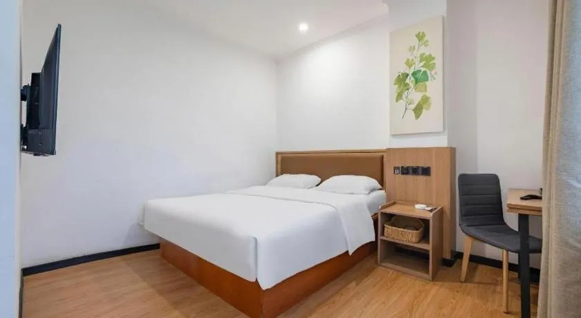 Bed in GreenTree Inn Chaoyang Shuangta District Bus Station