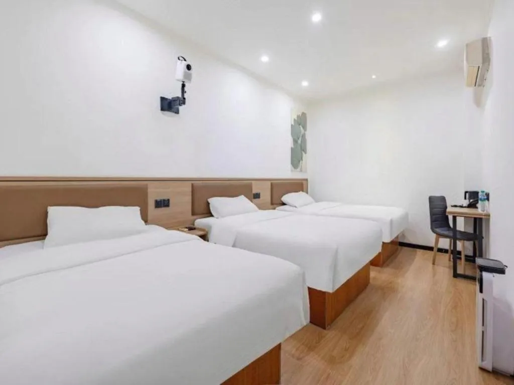 Bed in GreenTree Inn Chaoyang Shuangta District Bus Station