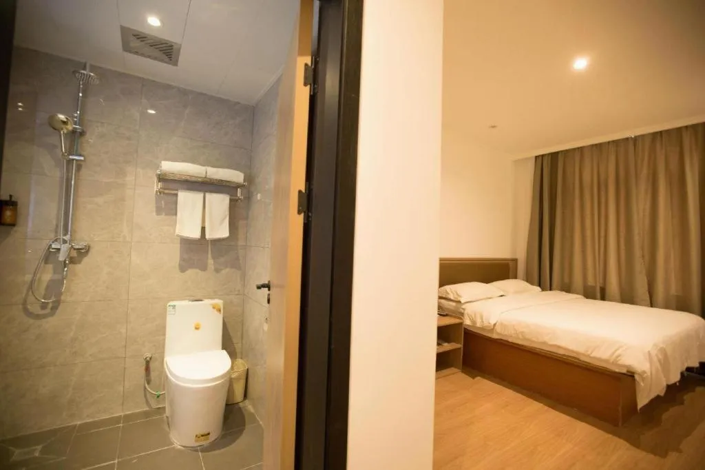 Bed in GreenTree Inn Chaoyang Shuangta District Bus Station