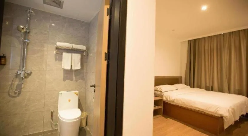 Bed in GreenTree Inn Chaoyang Shuangta District Bus Station