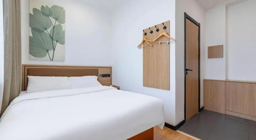 Bed in GreenTree Inn Chaoyang Shuangta District Bus Station