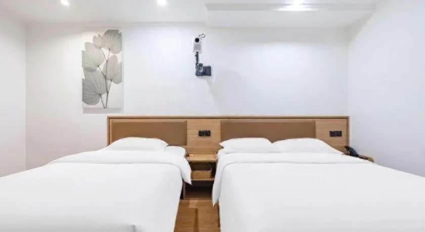 Bed in GreenTree Inn Chaoyang Shuangta District Bus Station