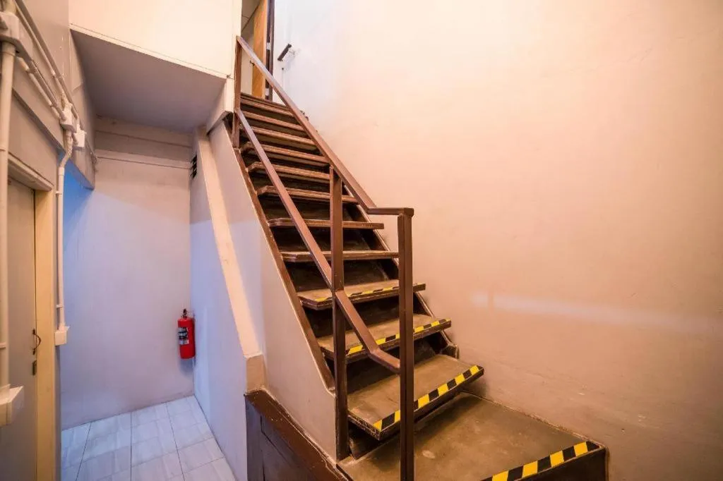 OYO 480 Lemon Siam Hostel