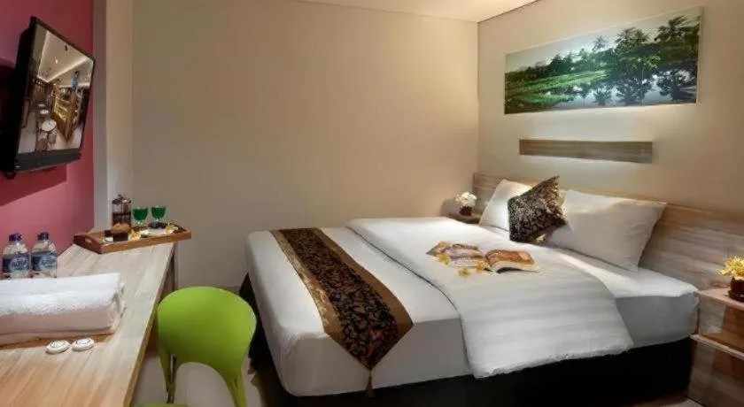 Bed in Life Puri Hotel Surabaya