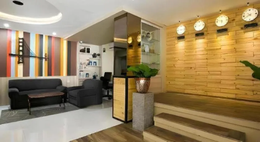 Life Puri Hotel Surabaya