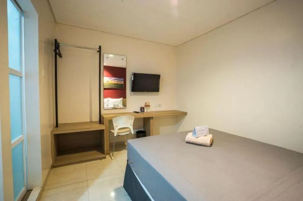 Bed in Life Puri Hotel Surabaya