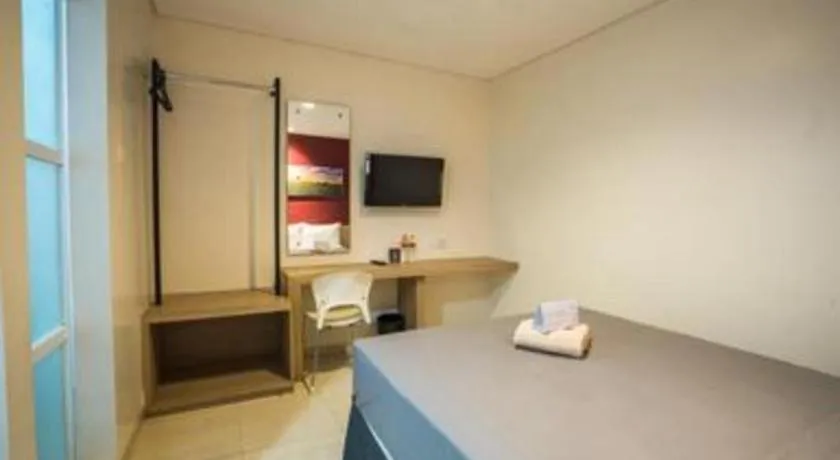 Bed in Life Puri Hotel Surabaya