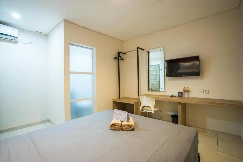 Bed in Life Puri Hotel Surabaya