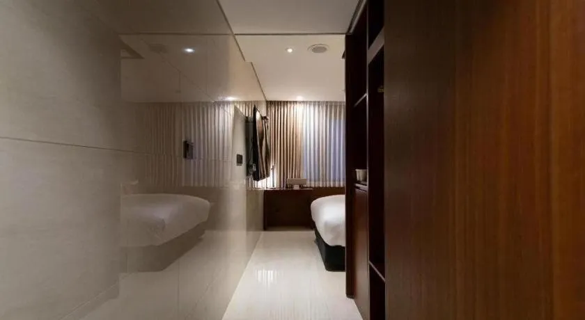 Top Cloud Hotel Iksan