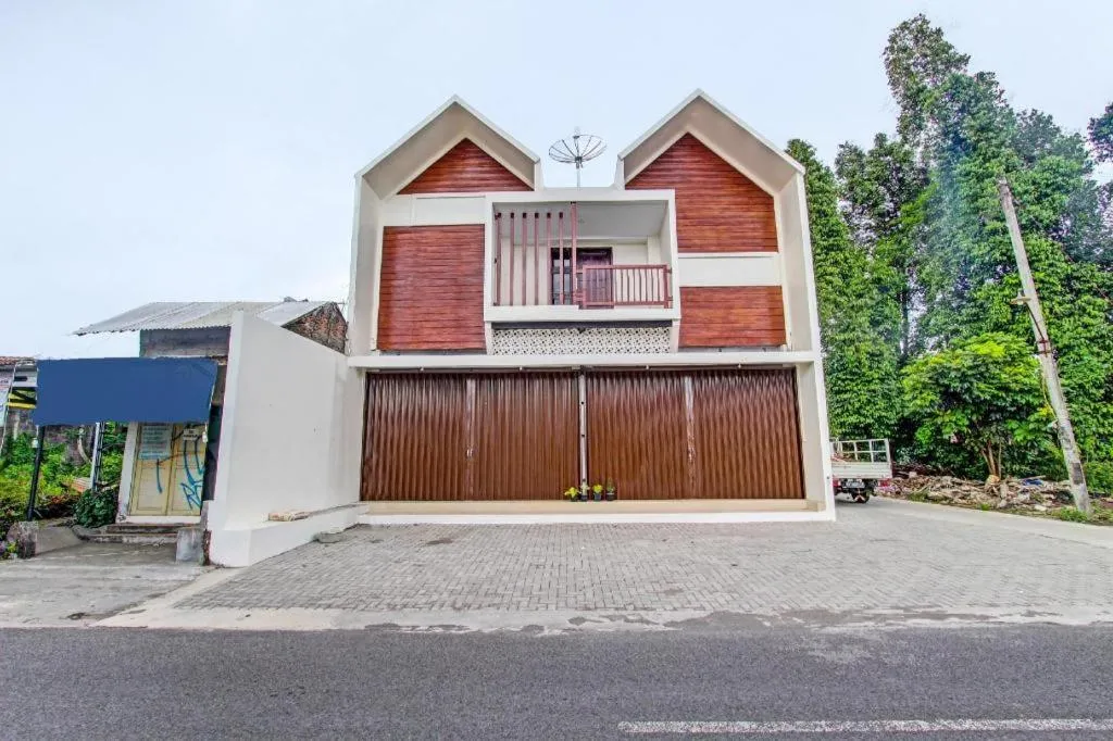 Super OYO 91816 Griya Putih