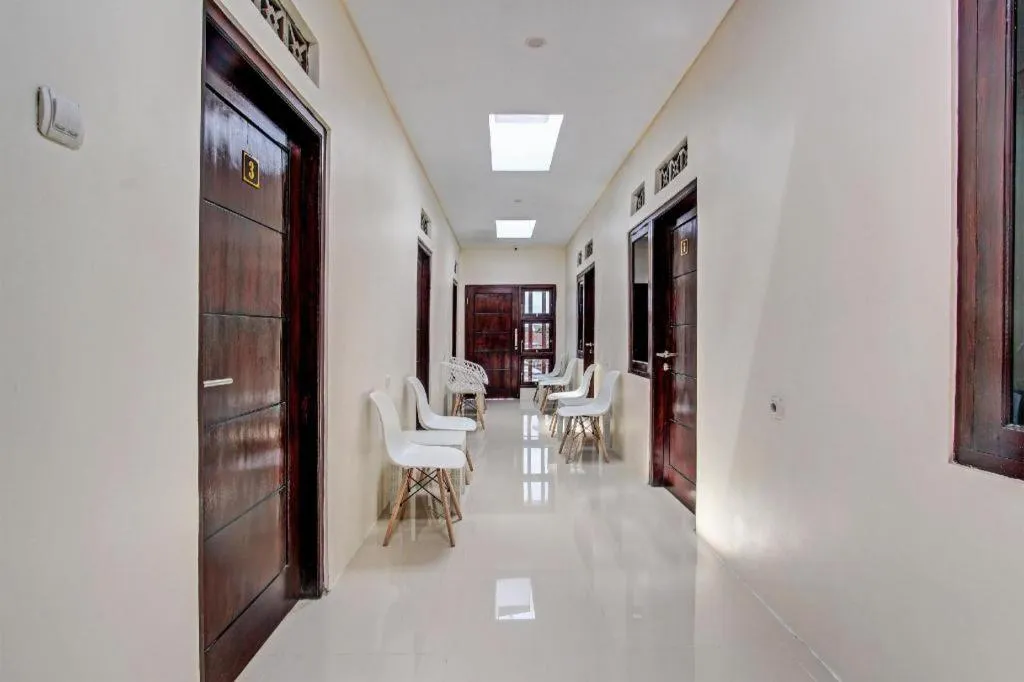 Super OYO 91816 Griya Putih