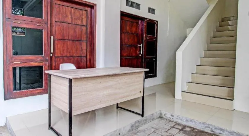 Super OYO 91816 Griya Putih