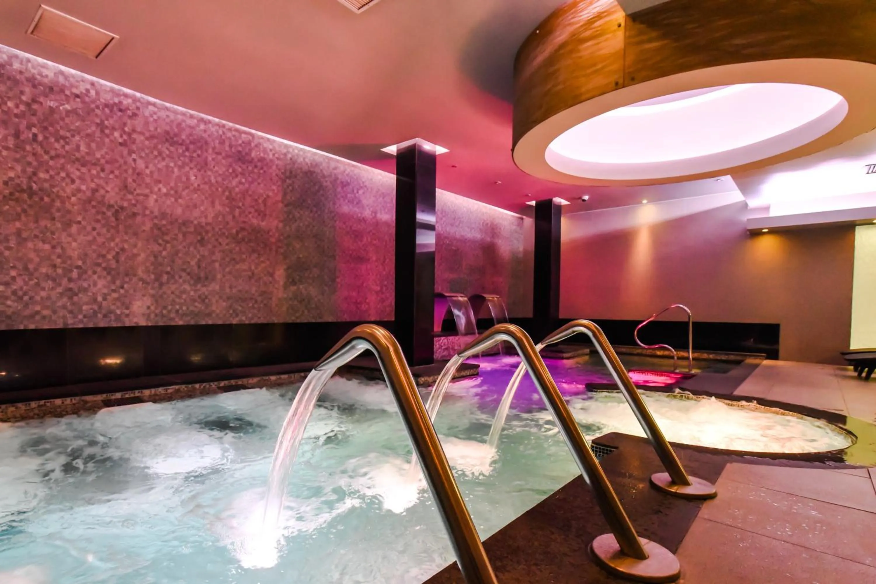 Swimming pool in Hotel Gran Palace