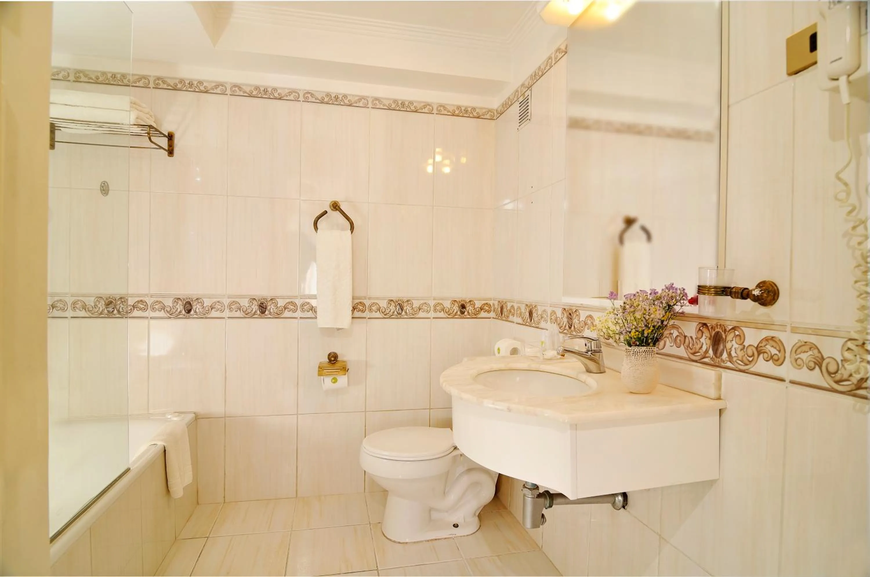 Bathroom in Hotel Gran Palace