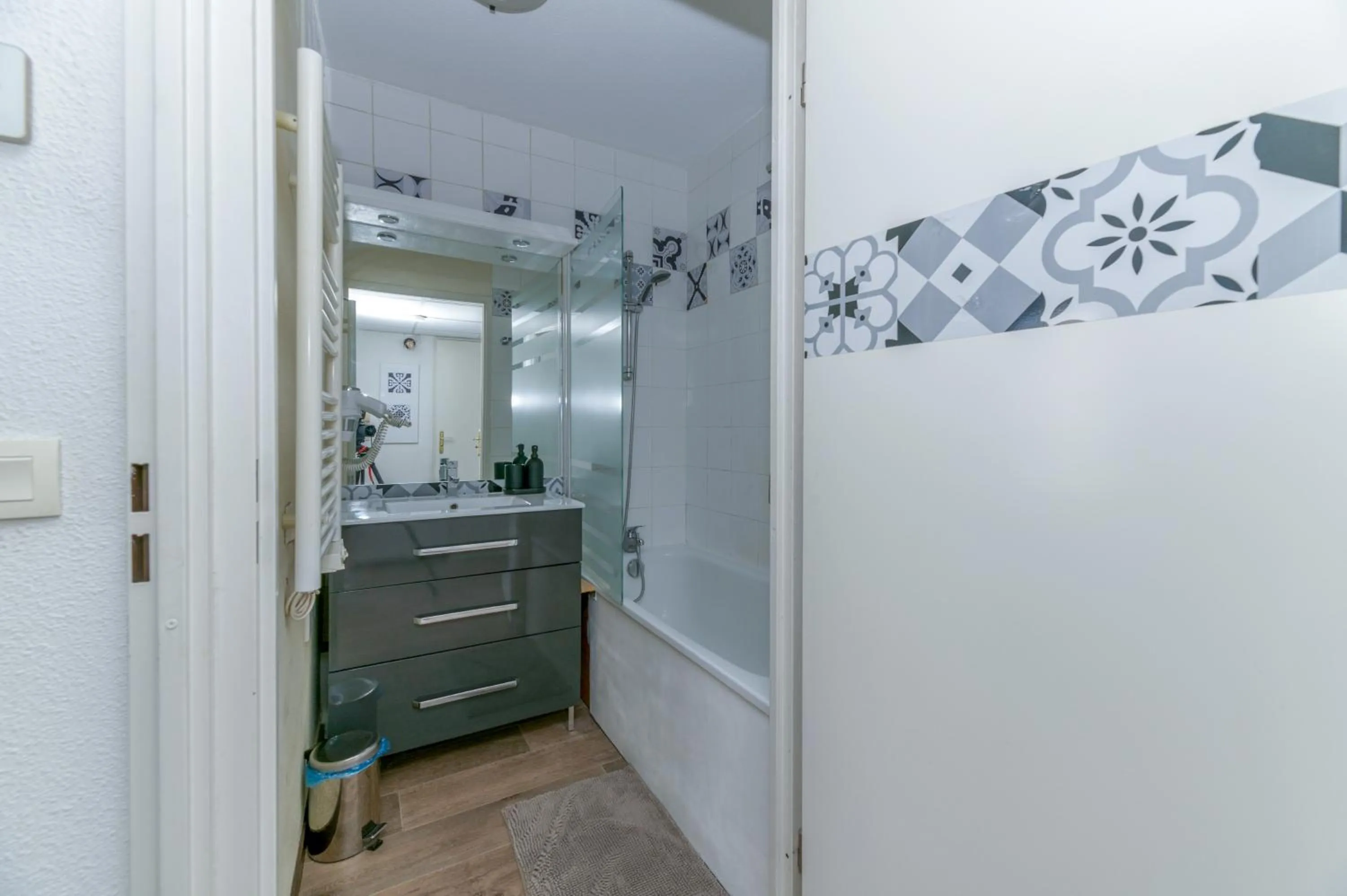 Bathroom in R'Apparts T2 Le New York