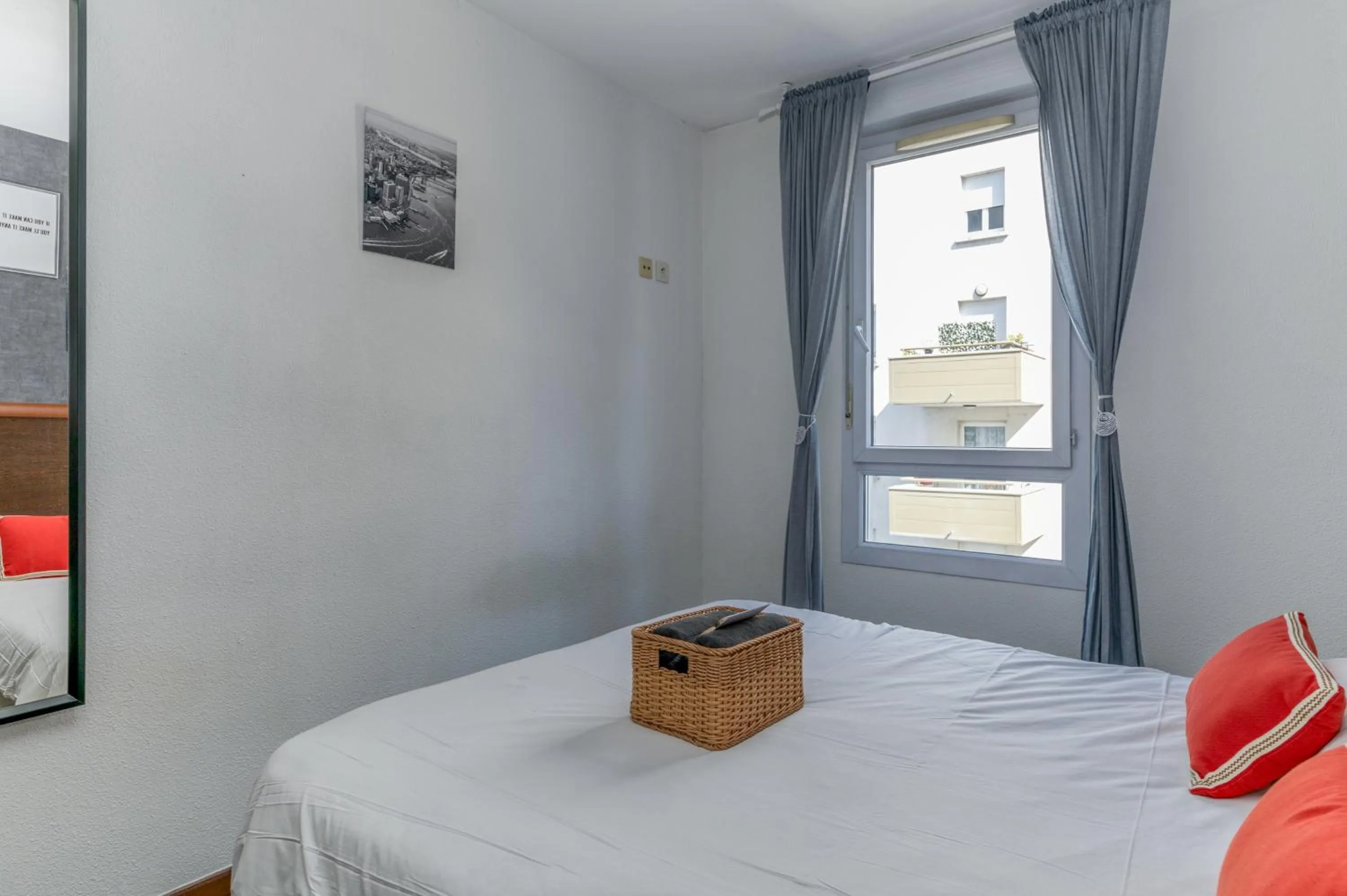 Bedroom, Bed in R'Apparts T2 Le New York