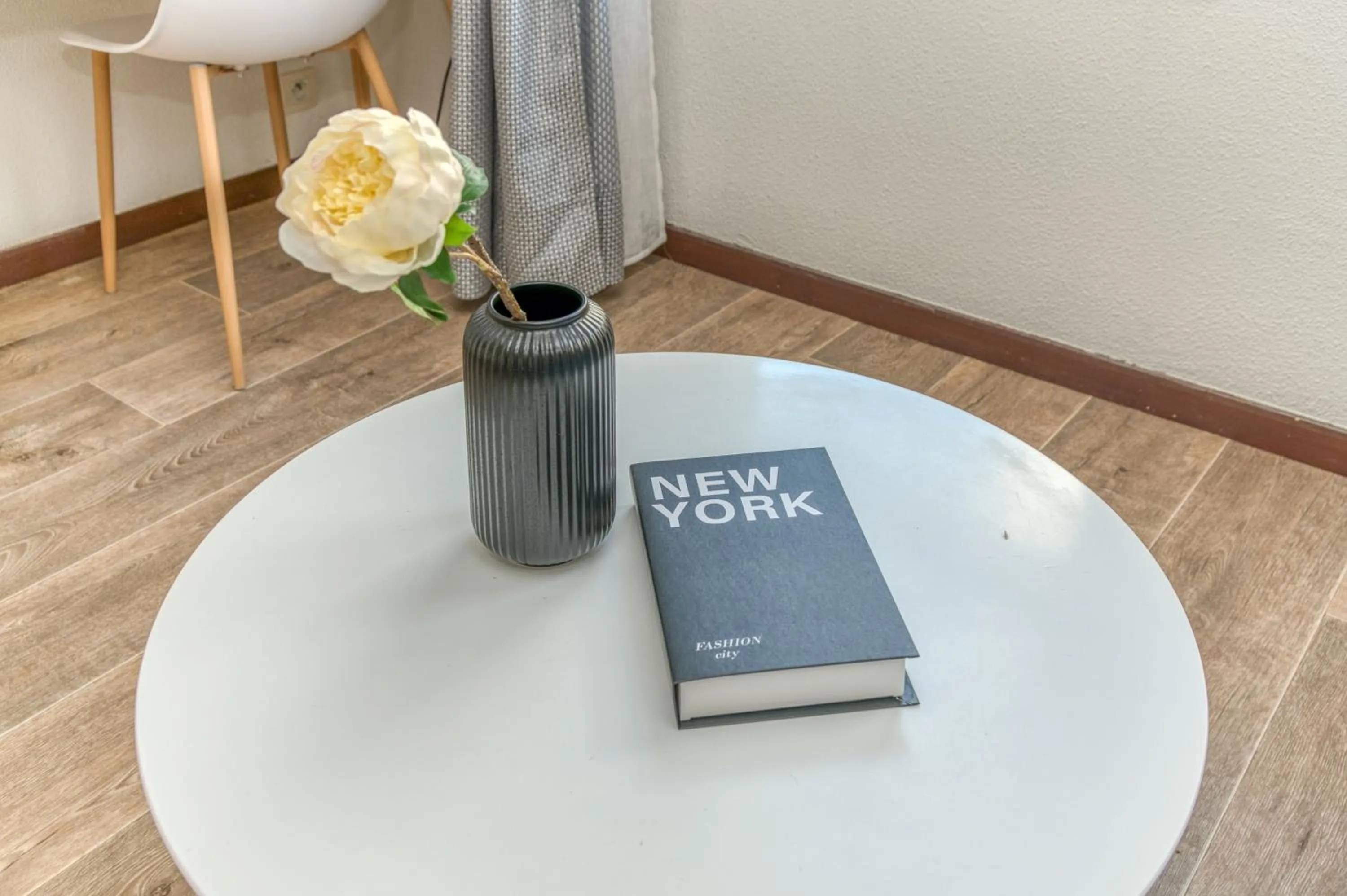 Decorative detail in R'Apparts T2 Le New York