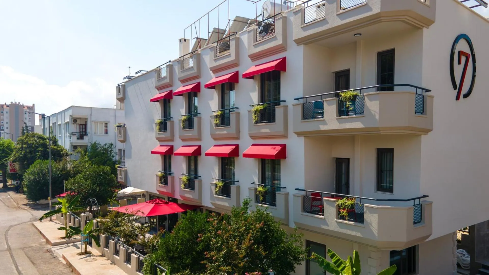 Property building in 7inn