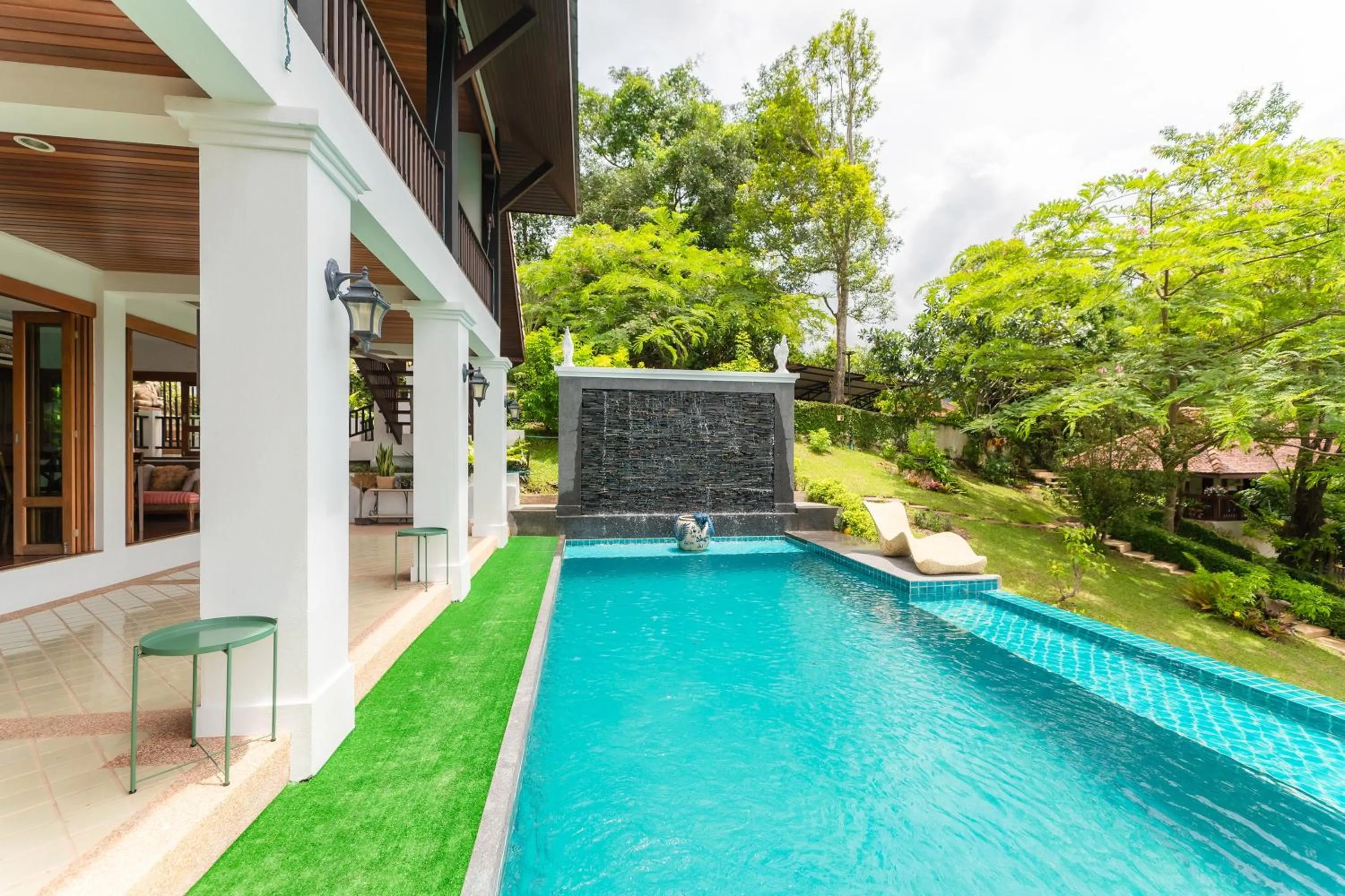 Swimming pool in Guru Resort Chiang Mai