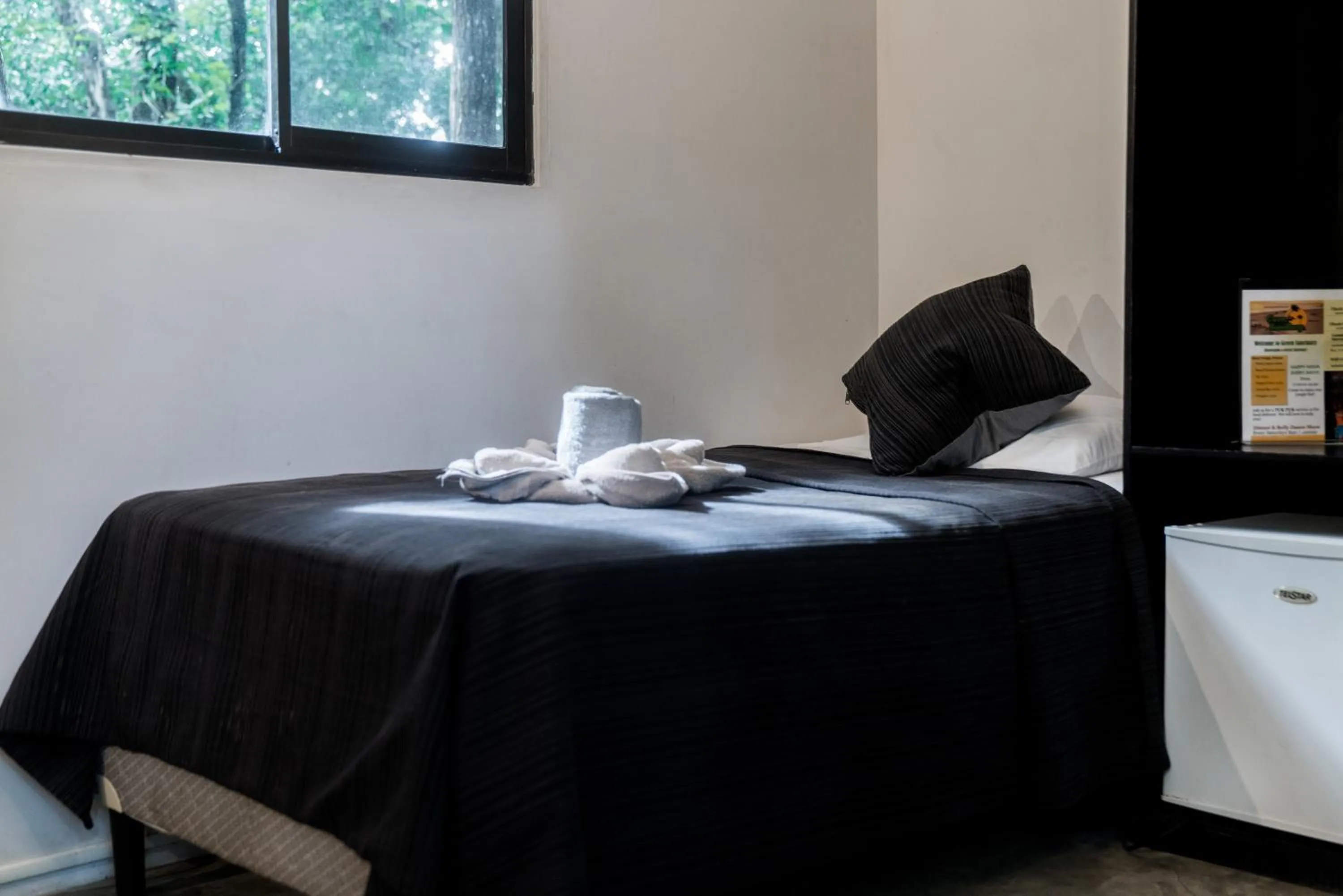 Bedroom, Bed in Green Sanctuary Hotel