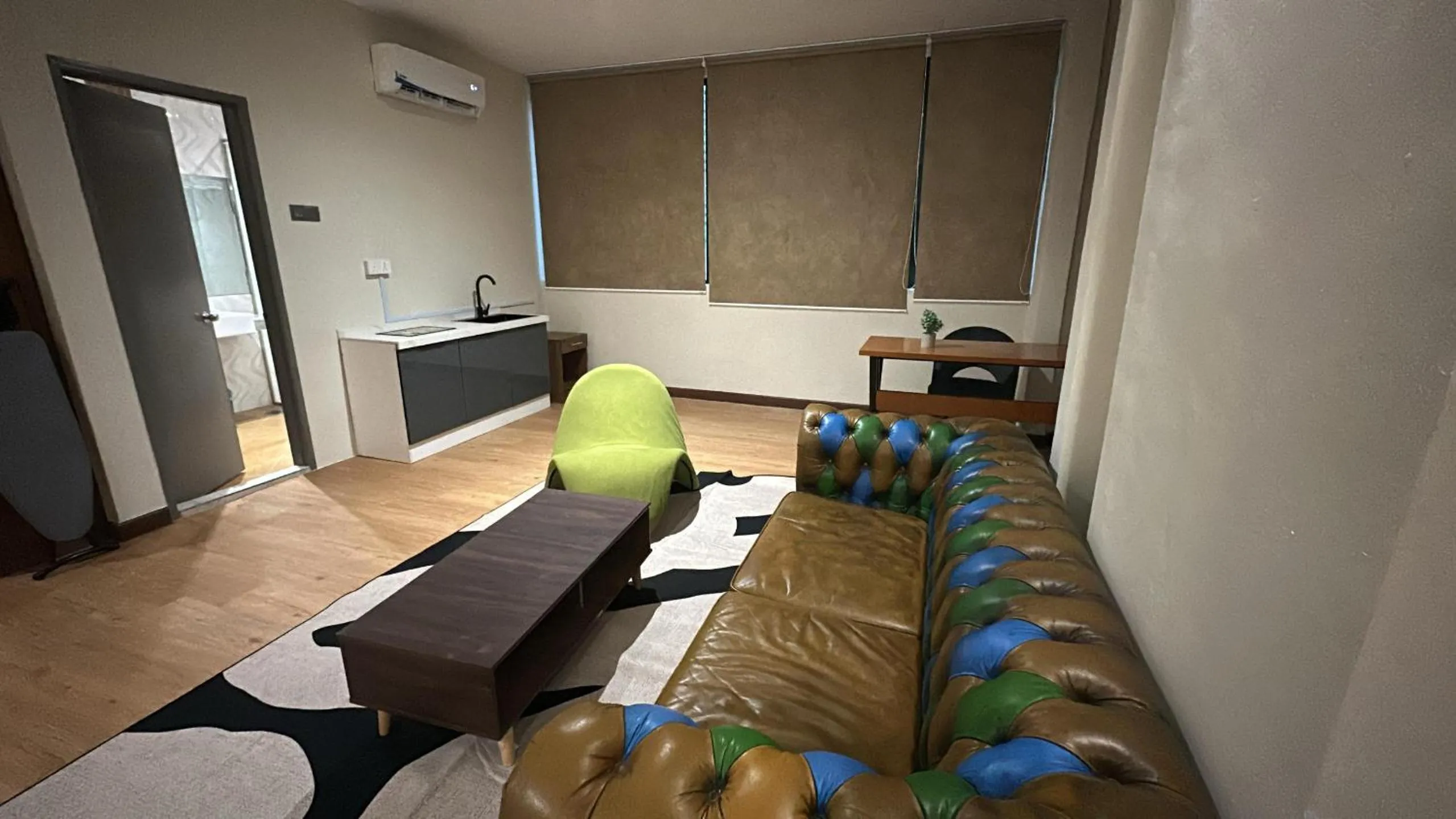 Photo of the whole room, Bed in Kingston Hotel 8 - Kuala Lumpur Bukit Bintang