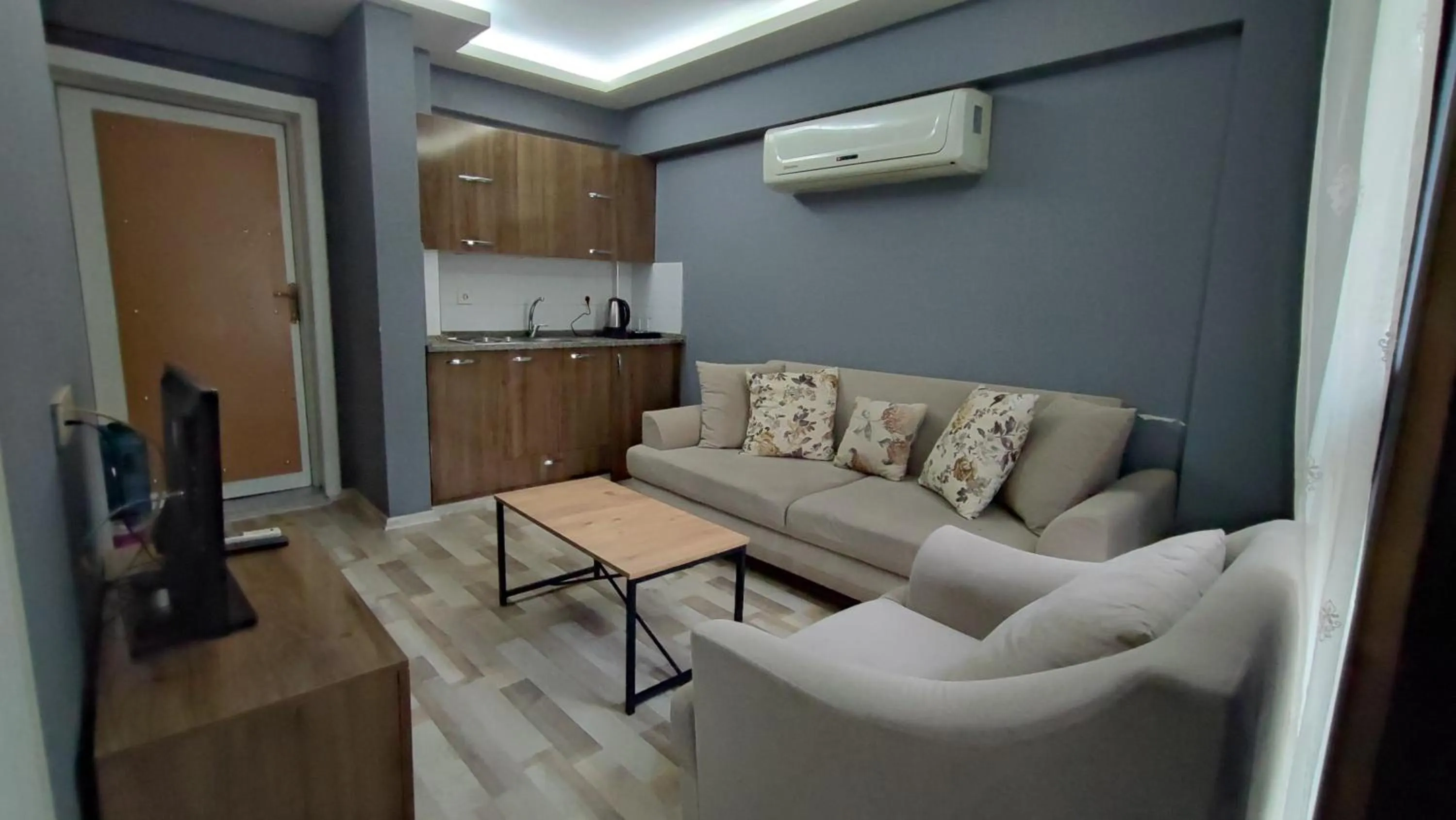 Living room in Smyrna Homes & Suits