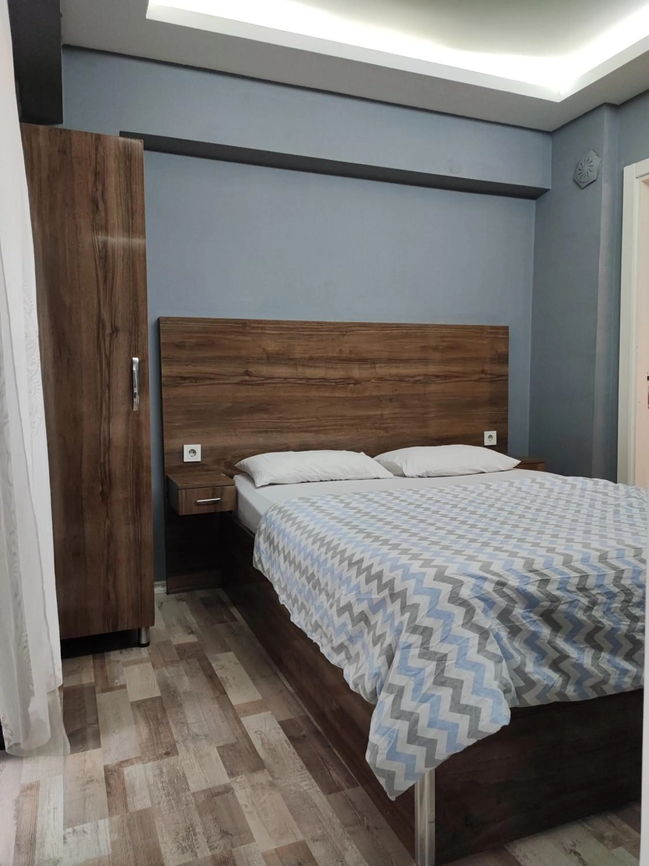 Bed in Smyrna Homes & Suits