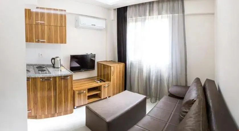 Smyrna Homes & Suits Smyrna Homes & Suits